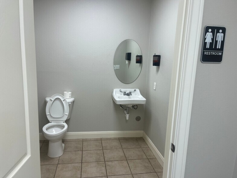 More Photos Of 20500 Fm 1431, Lago Vista Loft Creative Space For Lease