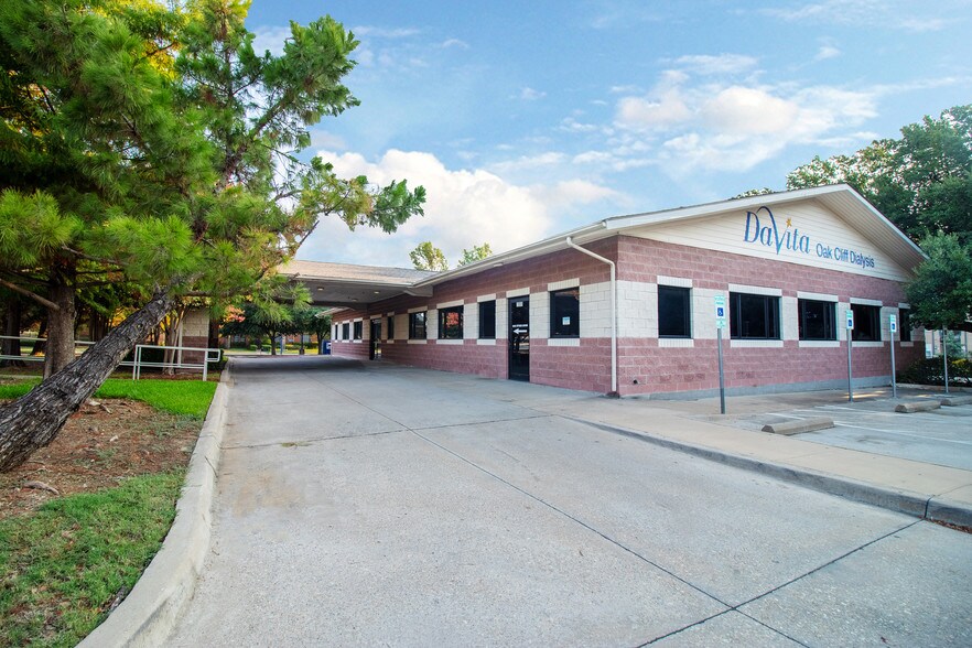 Primary Photo Of 2000 S Llewellyn Ave, Dallas Medical For Lease