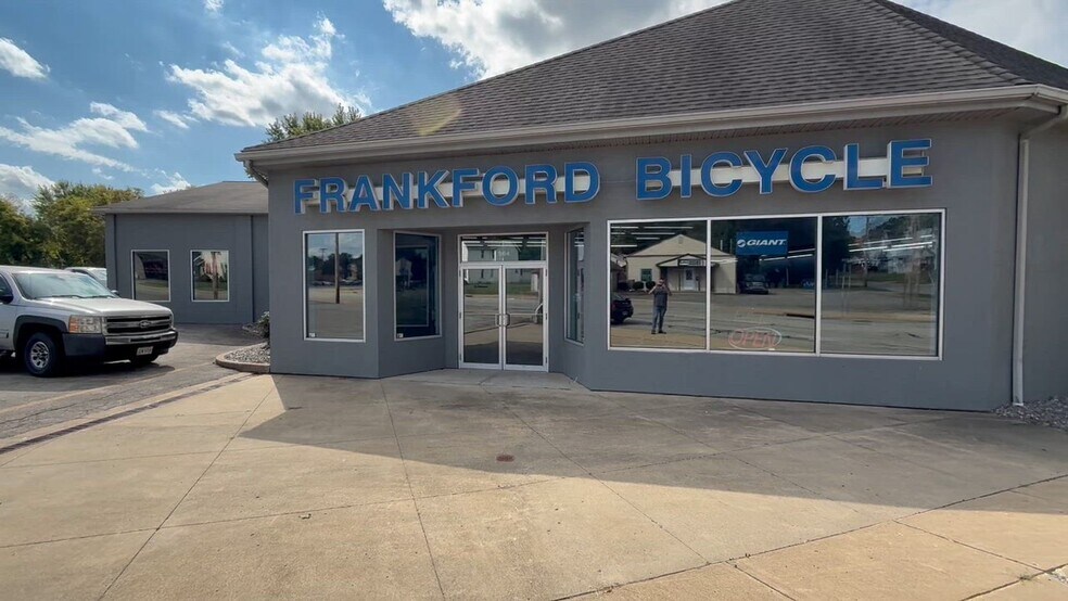 Primary Photo Of 964 N State St, Girard Freestanding For Sale