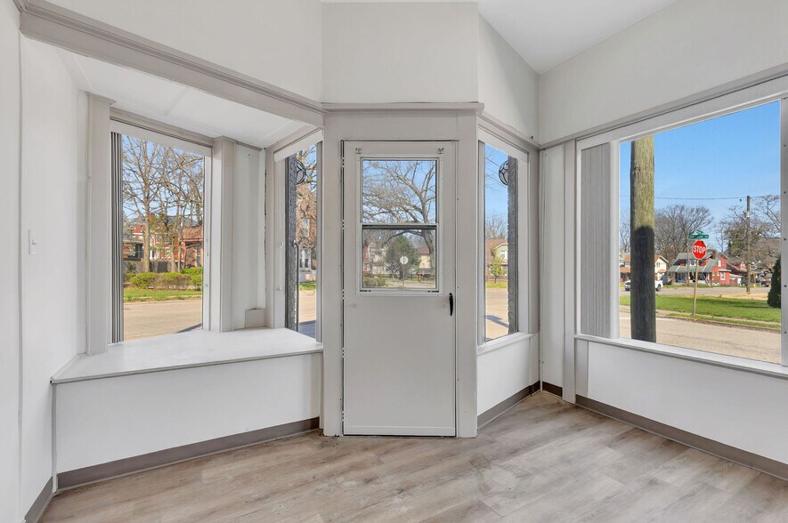 More Photos Of 2435 Williams Ave, Cincinnati Storefront Retail Residential For Lease