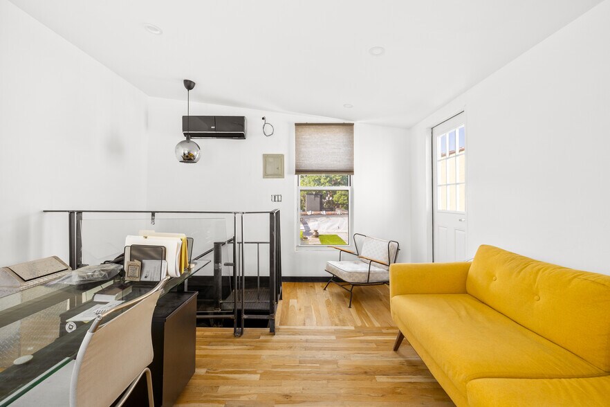 More Photos Of 18 Herkimer Pl, Brooklyn Office For Lease