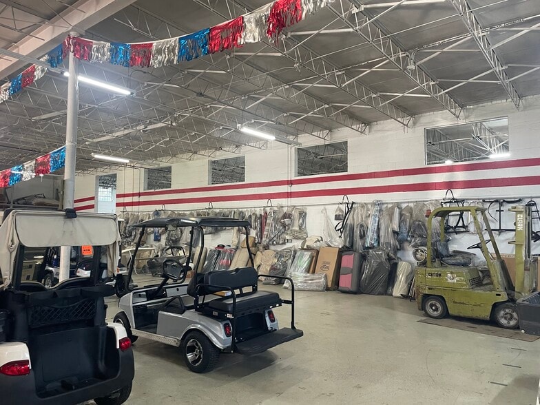 More Photos Of 4450 S Pine Ave, Ocala Warehouse For Lease