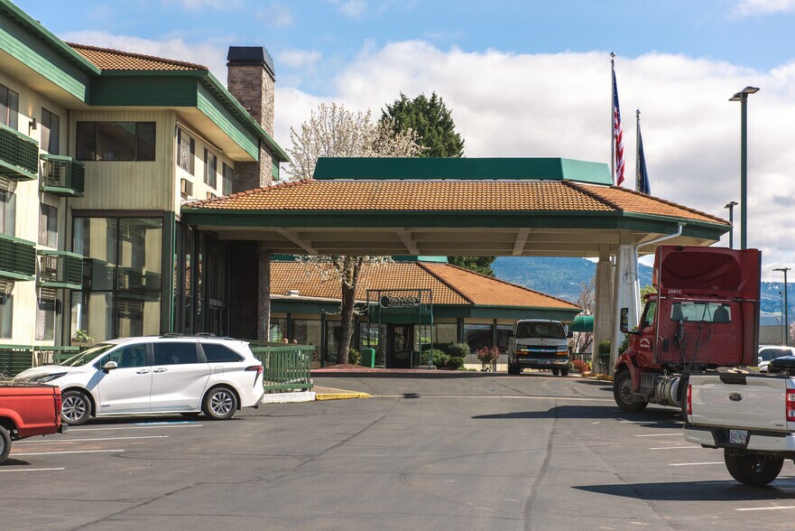 More Photos Of 2300 Biddle Rd, Medford Hotel For Sale