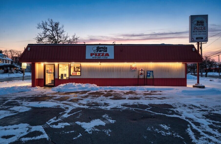 Primary Photo Of 547 E Main St, Ashland Restaurant For Sale