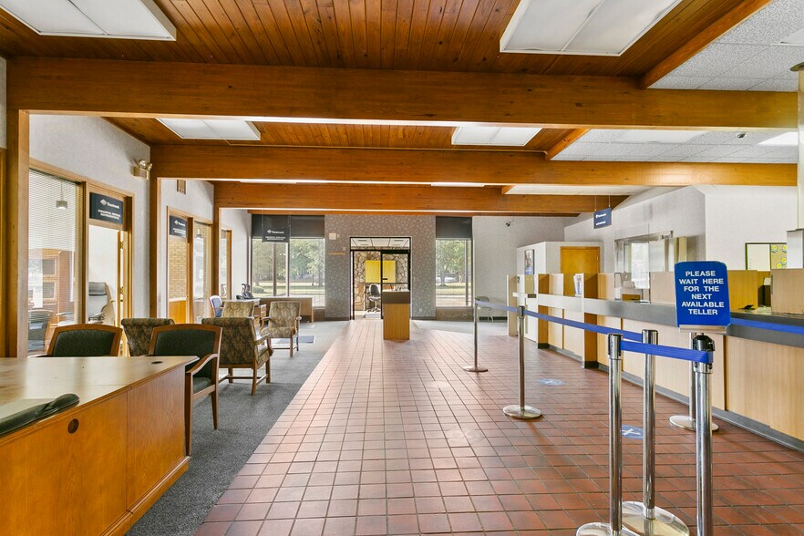 More Photos Of 101 Office Park Dr, Brandon Bank For Sale