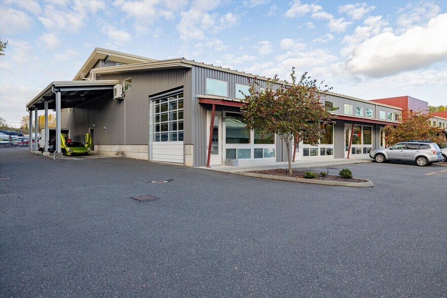 More Photos Of 909 Squalicum Way, Bellingham Flex For Sale