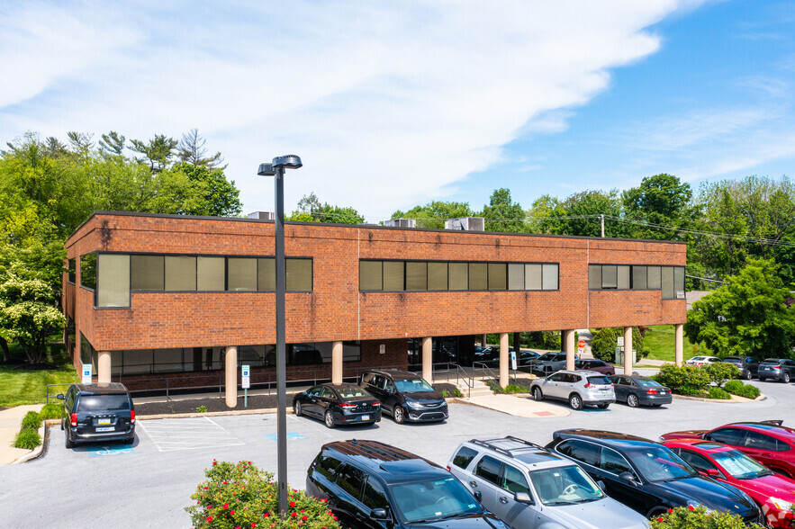 Primary Photo Of 3475 West Chester Pike, Newtown Square Office For Lease