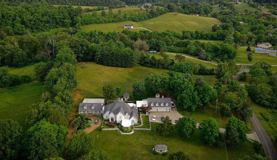 More Photos Of 724 Sharp Rd, Sevierville Hospitality For Sale