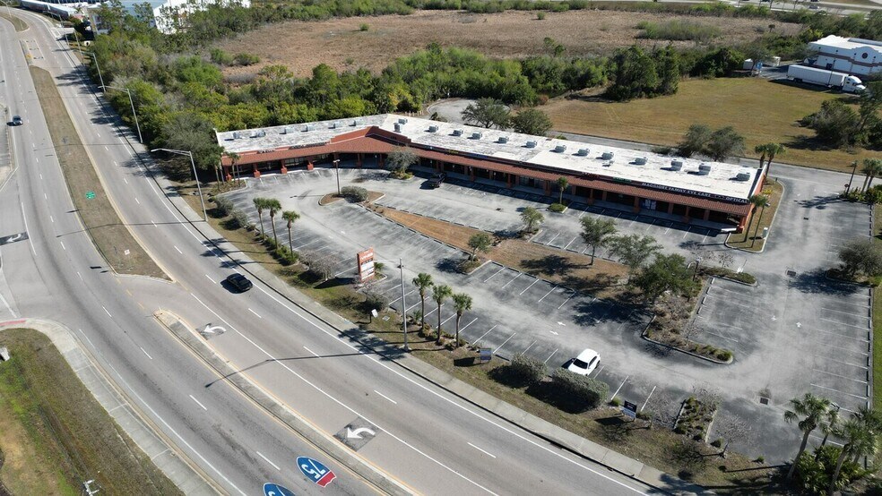More Photos Of 701 JC Center Ct, Port Charlotte Storefront Retail Office For Lease