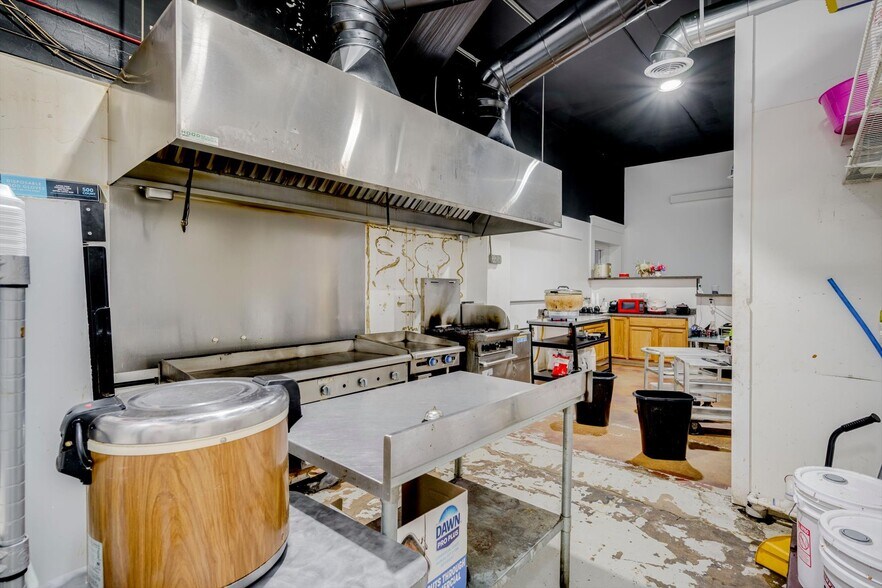 More Photos Of 111 Main Street, Lincolnton Flex For Sale