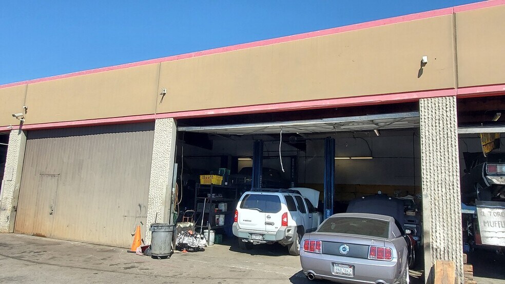 More Photos Of 23121-23141 Orange Ave, Lake Forest General Retail For Sale