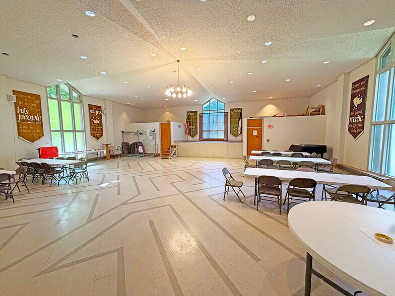 More Photos Of 8336 Carrleigh Pky, West Springfield Religious Facility For Sale