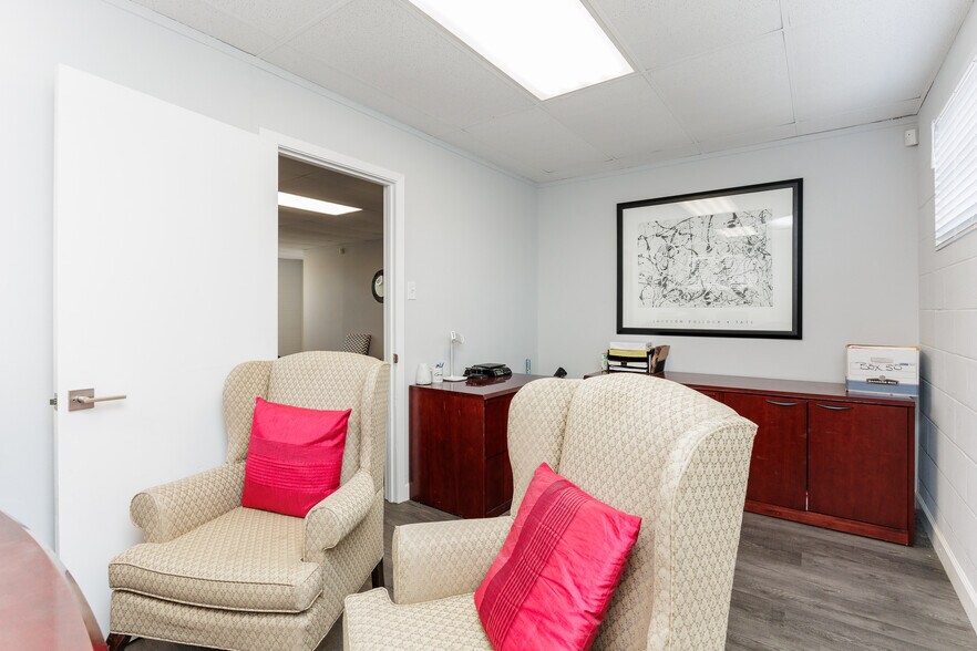 More Photos Of 525 Clifford St, Corpus Christi Office For Sale