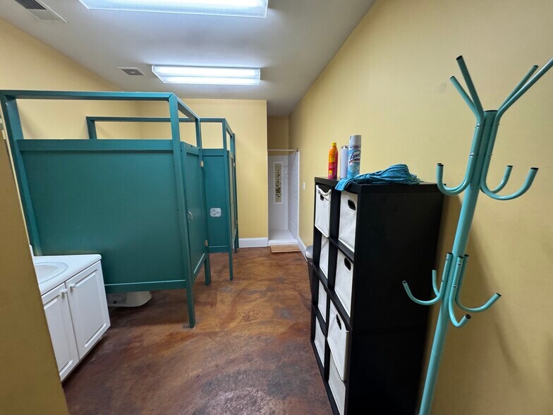 More Photos Of , Atlanta General Retail For Sale