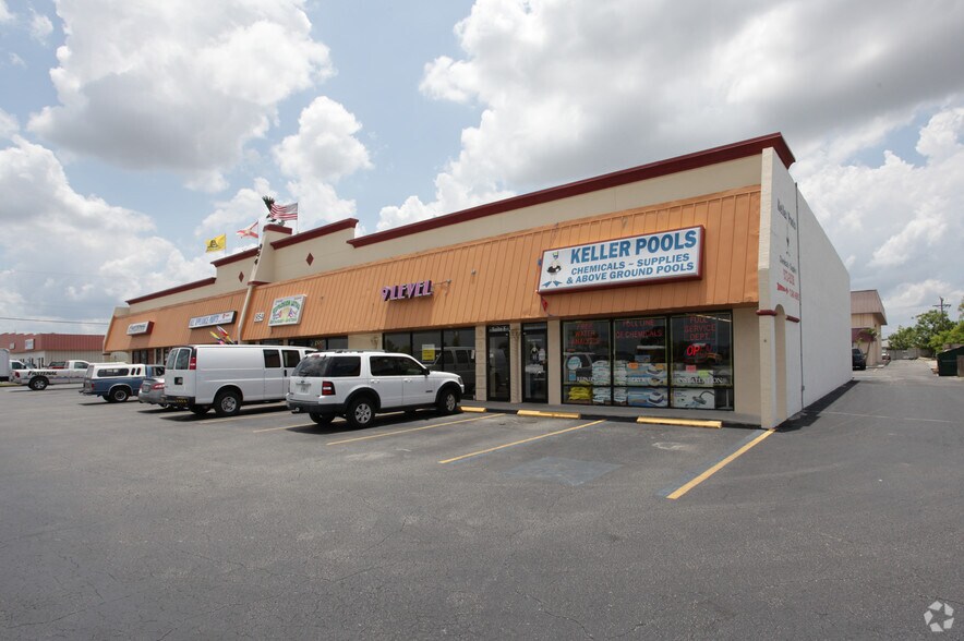 More Photos Of 954 NE Pine Island Rd, Cape Coral Unknown For Lease