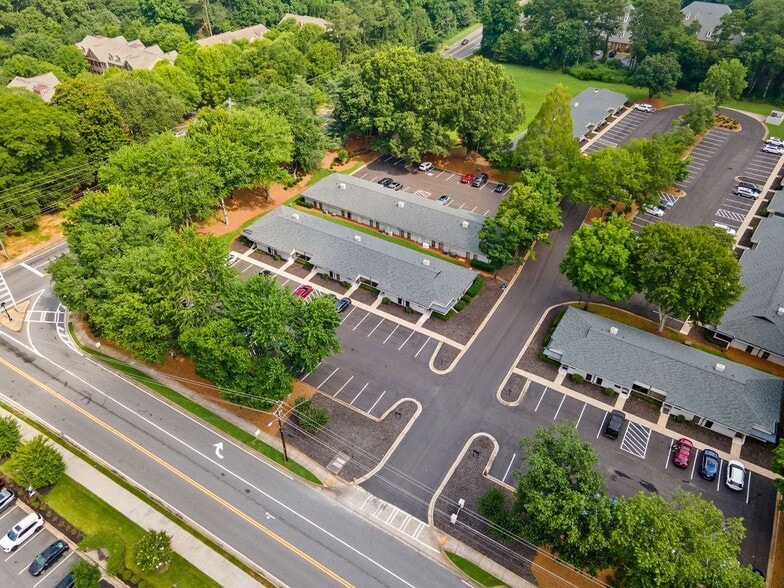 More Photos Of 600 Houze Way, Roswell Medical For Lease