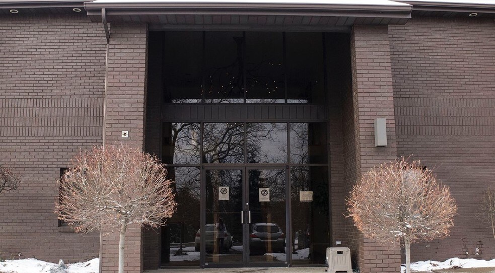 More Photos Of 701 Sharon Rd, Beaver Medical For Lease