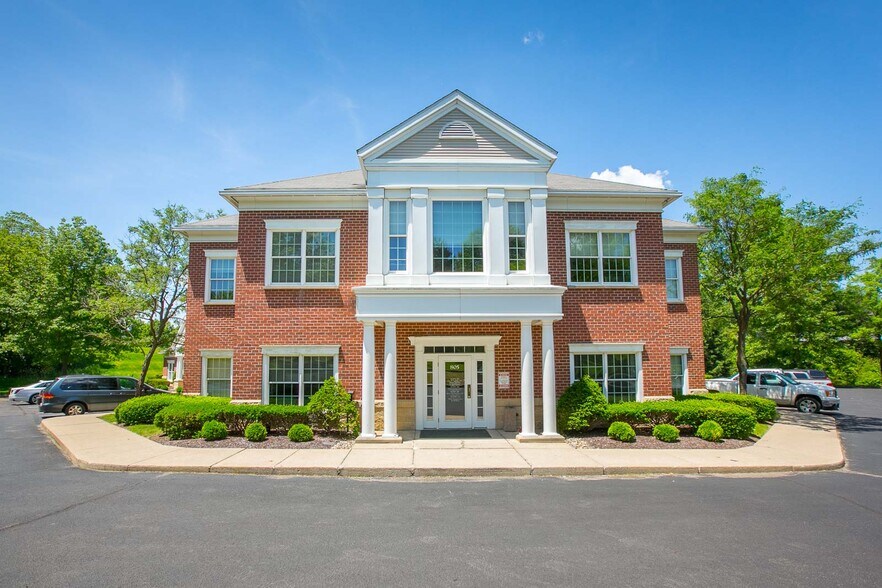 More Photos Of 805 E Washington St, Medina Office For Lease