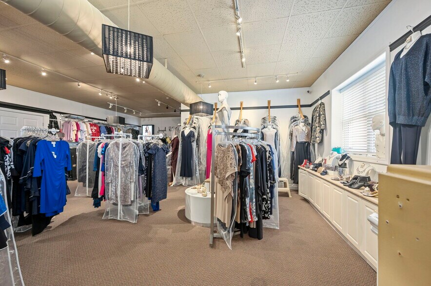 More Photos Of 227 Colborne St, Port Stanle Office For Sale