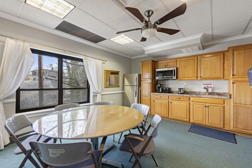 More Photos Of 188 E Bergen Pl, Red Bank Office For Sale