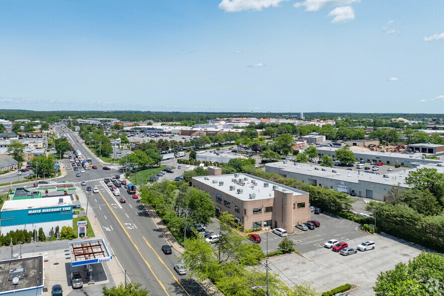 More Photos Of 375 Commack Rd, Deer Park Office For Lease