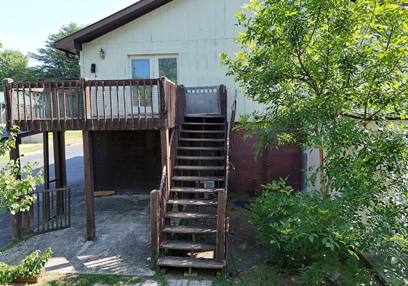 More Photos Of 10 Deer Crossing Trl, Blairsville Office For Sale