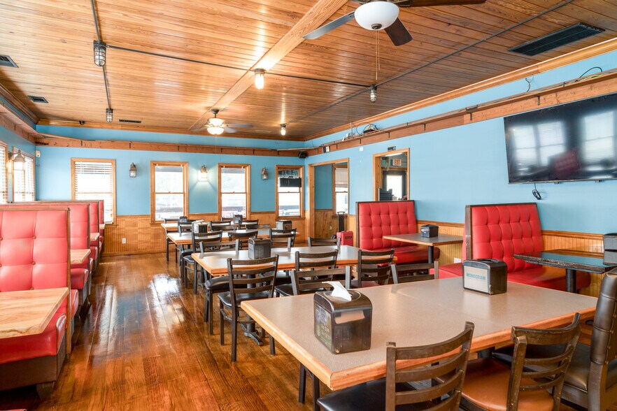 More Photos Of 406 N Piedmont Ave, Rockmart Restaurant For Sale