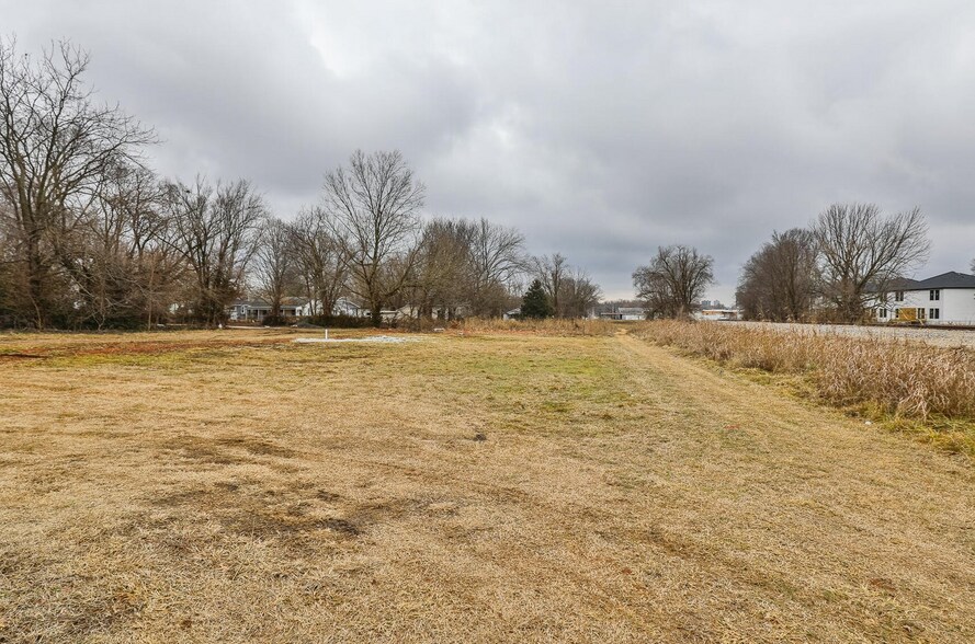 More Photos Of 1302 E Blaine St, Springfield Flex For Lease