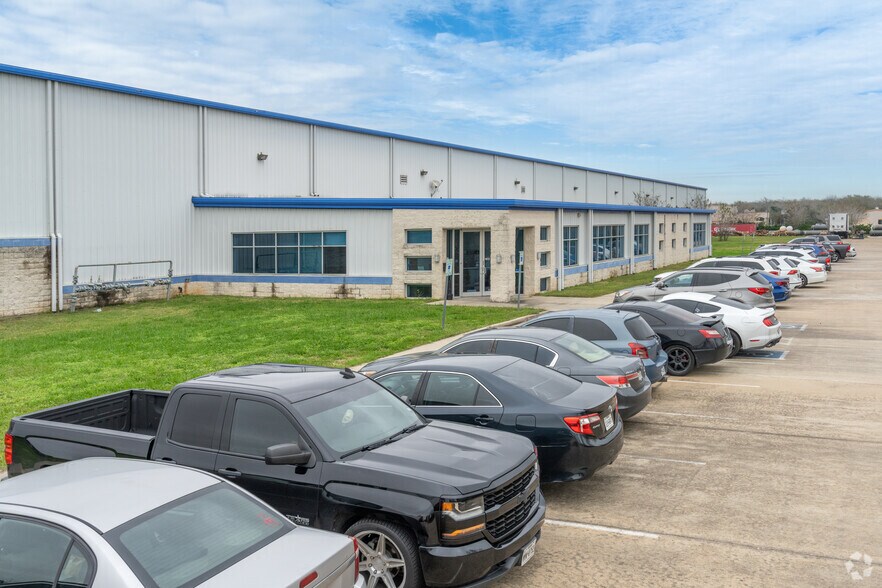 More Photos Of 7441 E Orem Dr, Houston Manufacturing For Sale