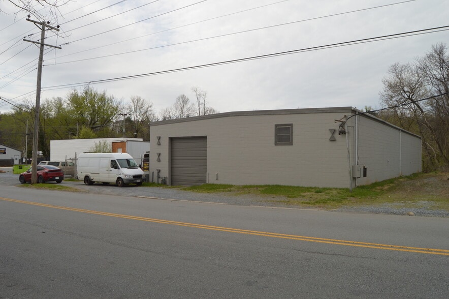 Primary Photo Of 1819 Main st, Lynchburg Flex For Sale