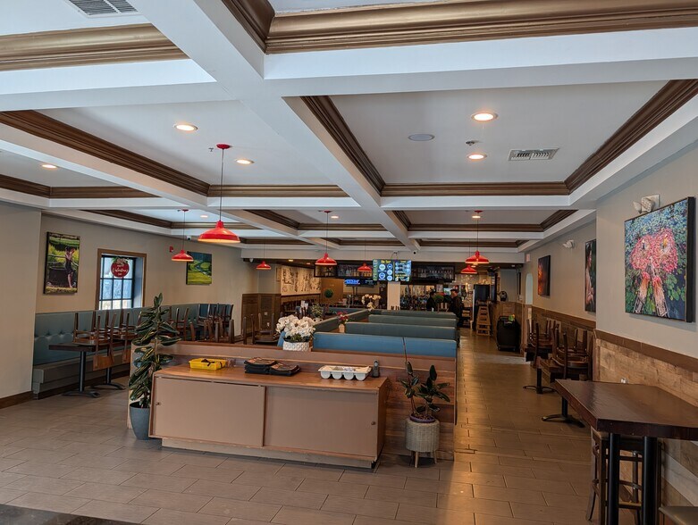 More Photos Of 1062 Main St, Holden Restaurant For Sale