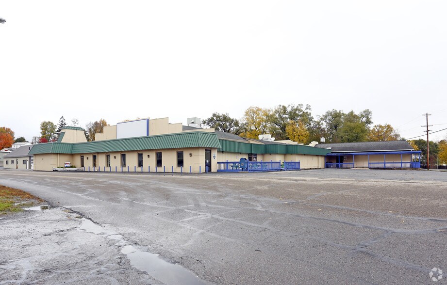 More Photos Of 130 S Main St, Fredericktown Storefront For Sale