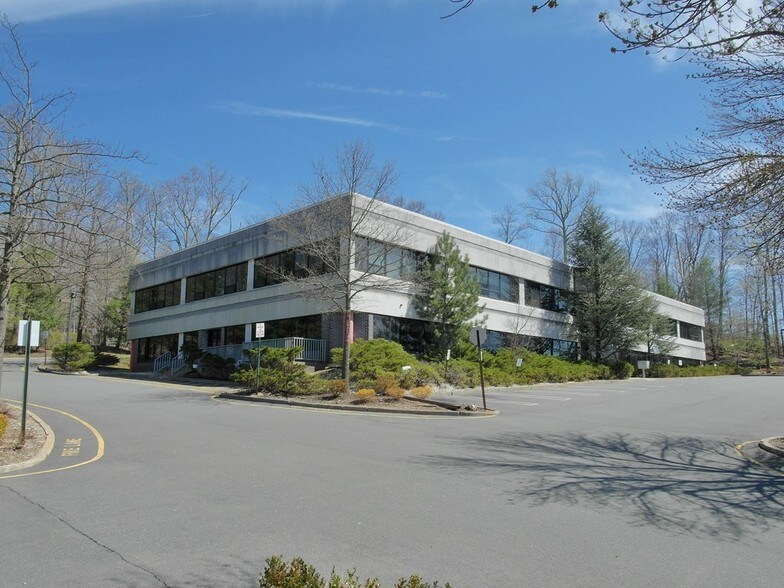 More Photos Of 26 Firemens Memorial Dr, Pomona Office For Lease