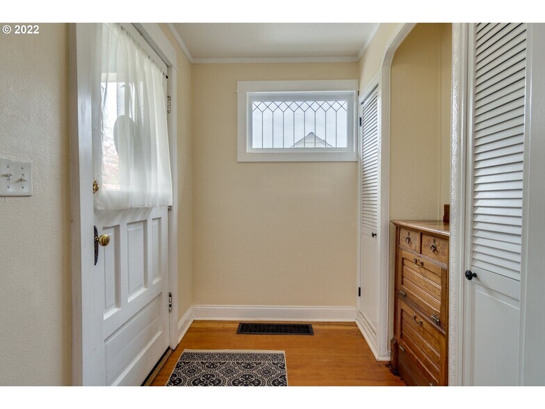 More Photos Of 1614 N Church St, Portland Apartments For Sale