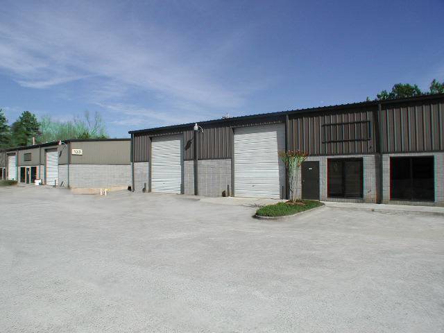 More Photos Of 131 Bethea Rd, Fayetteville Warehouse For Lease