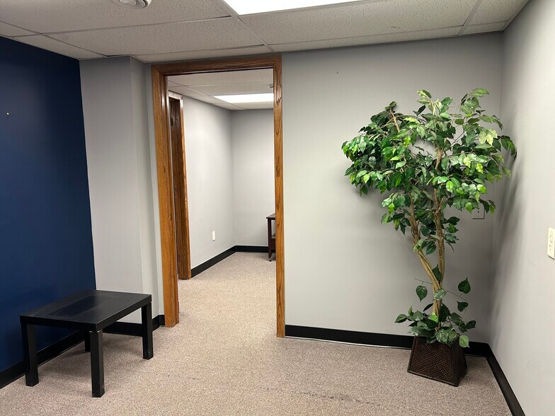 More Photos Of 424 Minnesota Ave S, Saint Peter Office For Lease