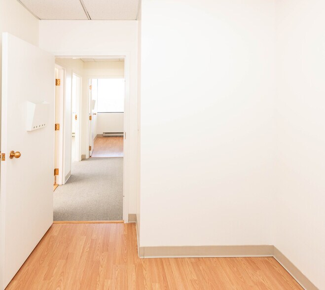 More Photos Of 120 Sister Pierre Dr, Towson Medical For Sale