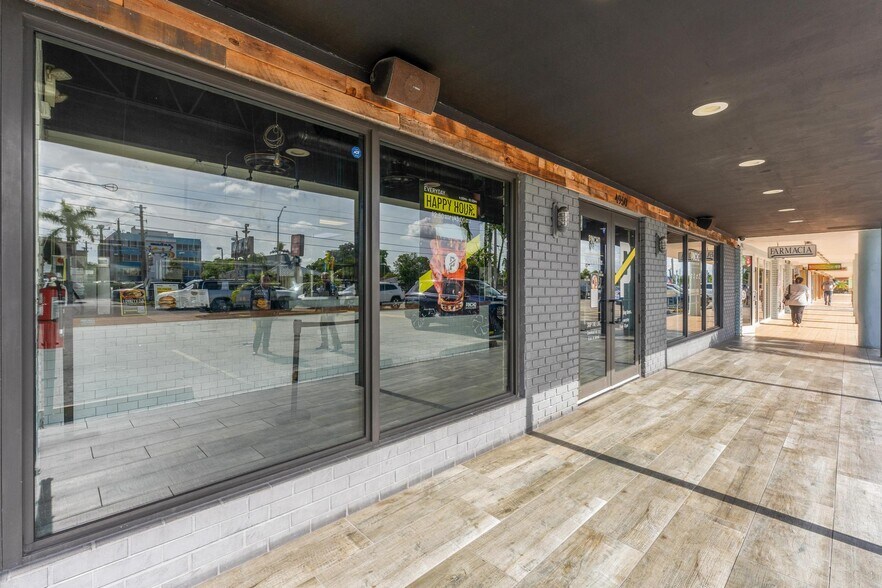 More Photos Of 4950 W 12th Ave, Hialeah Restaurant For Sale