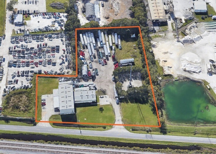 More Photos Of 4712 Old Tampa Hwy, Kissimmee Warehouse For Lease