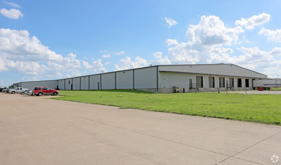 More Photos Of 1520 E Wintergreen Rd, Hutchins Industrial For Sale