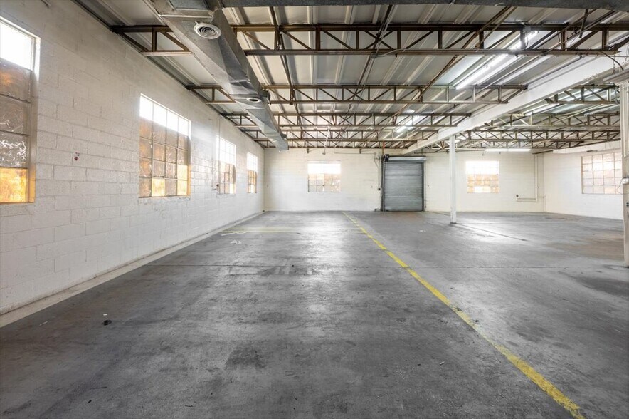 More Photos Of 36 Sylvester St, Westbury Manufacturing For Lease