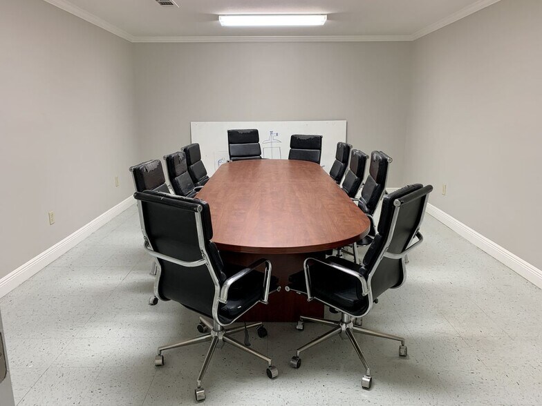 More Photos Of 2717 Ruby, Gonzales Service For Lease