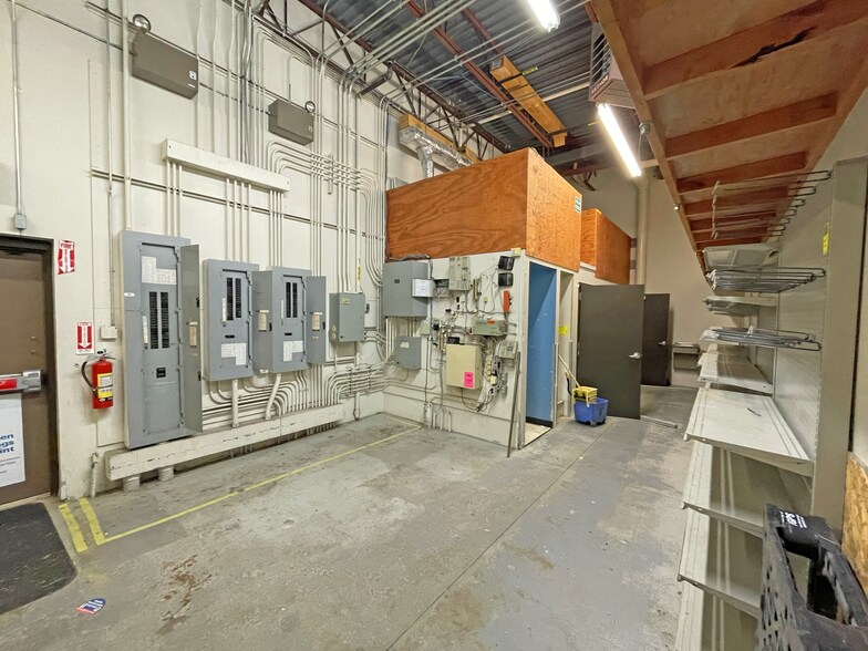 More Photos Of 1401 W Main St, Lowell Freestanding For Sale