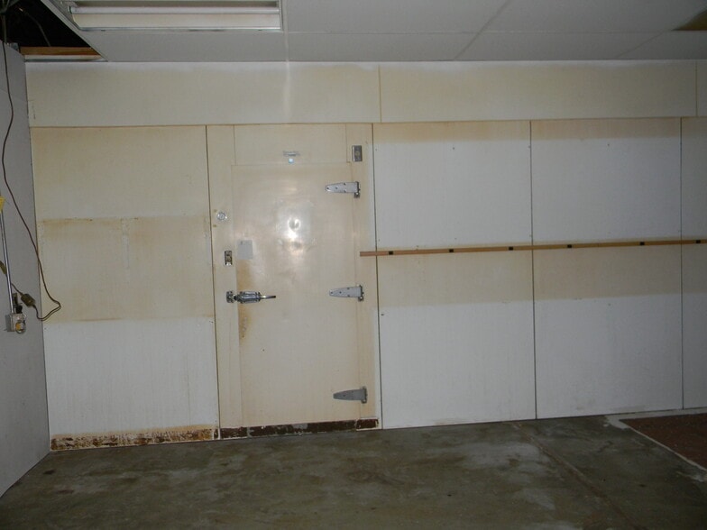 More Photos Of 8575 N County Road 25A, Piqua Light Manufacturing For Sale