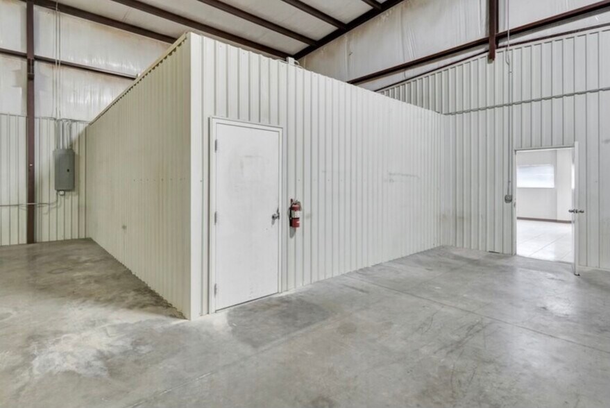 More Photos Of 10400 W County Road 72, Midland Warehouse For Lease