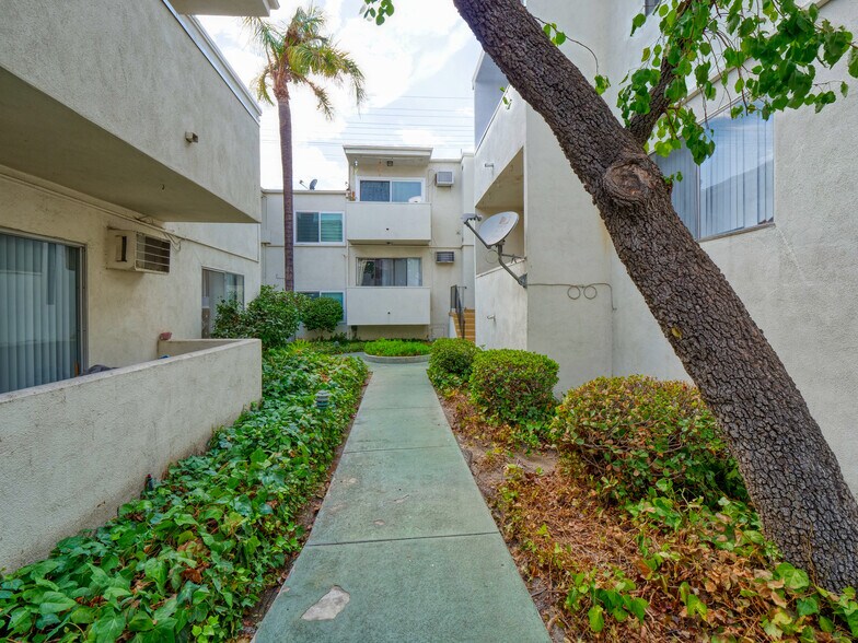 More Photos Of 10749 New Haven St, Sun Valley Apartments For Sale