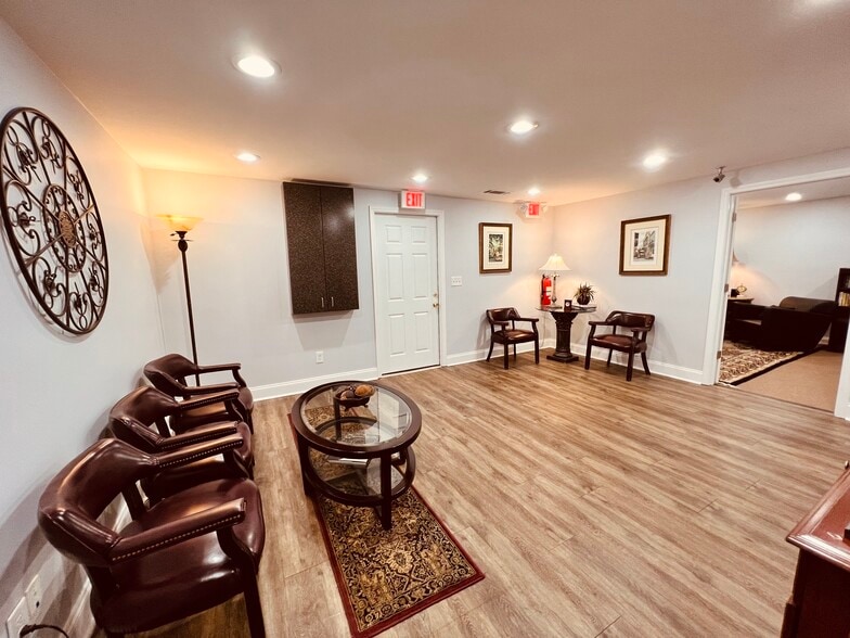 More Photos Of 2255 Sewell Mill Rd NE, Marietta Office For Sale