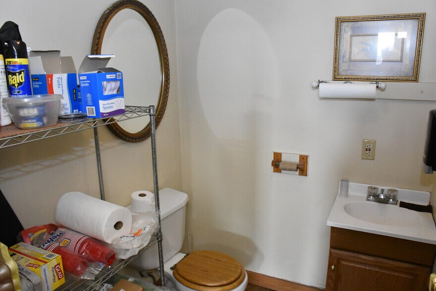 More Photos Of 17275 Shreve Run Rd, Pleasantville General Retail For Sale