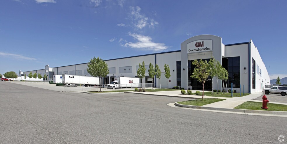 More Photos Of 2475 S 3200 W, Salt Lake City Distribution For Lease