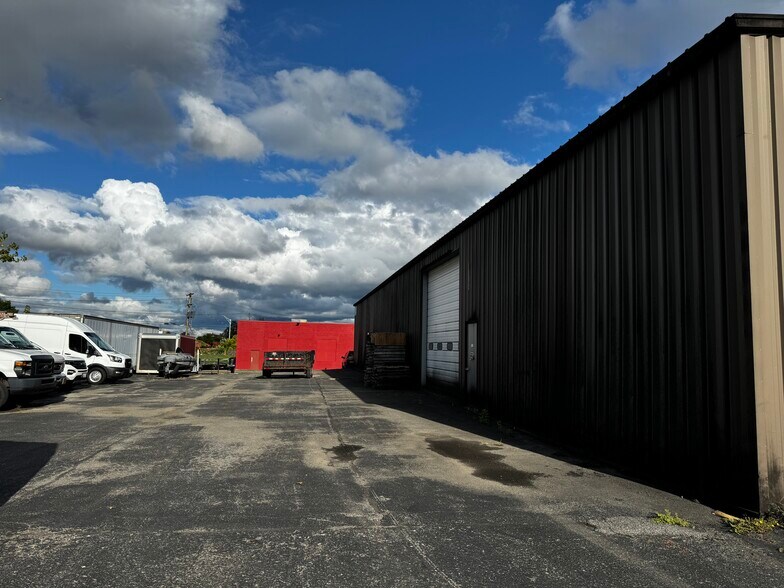 More Photos Of 1075 Buffalo Rd, Rochester Distribution For Lease